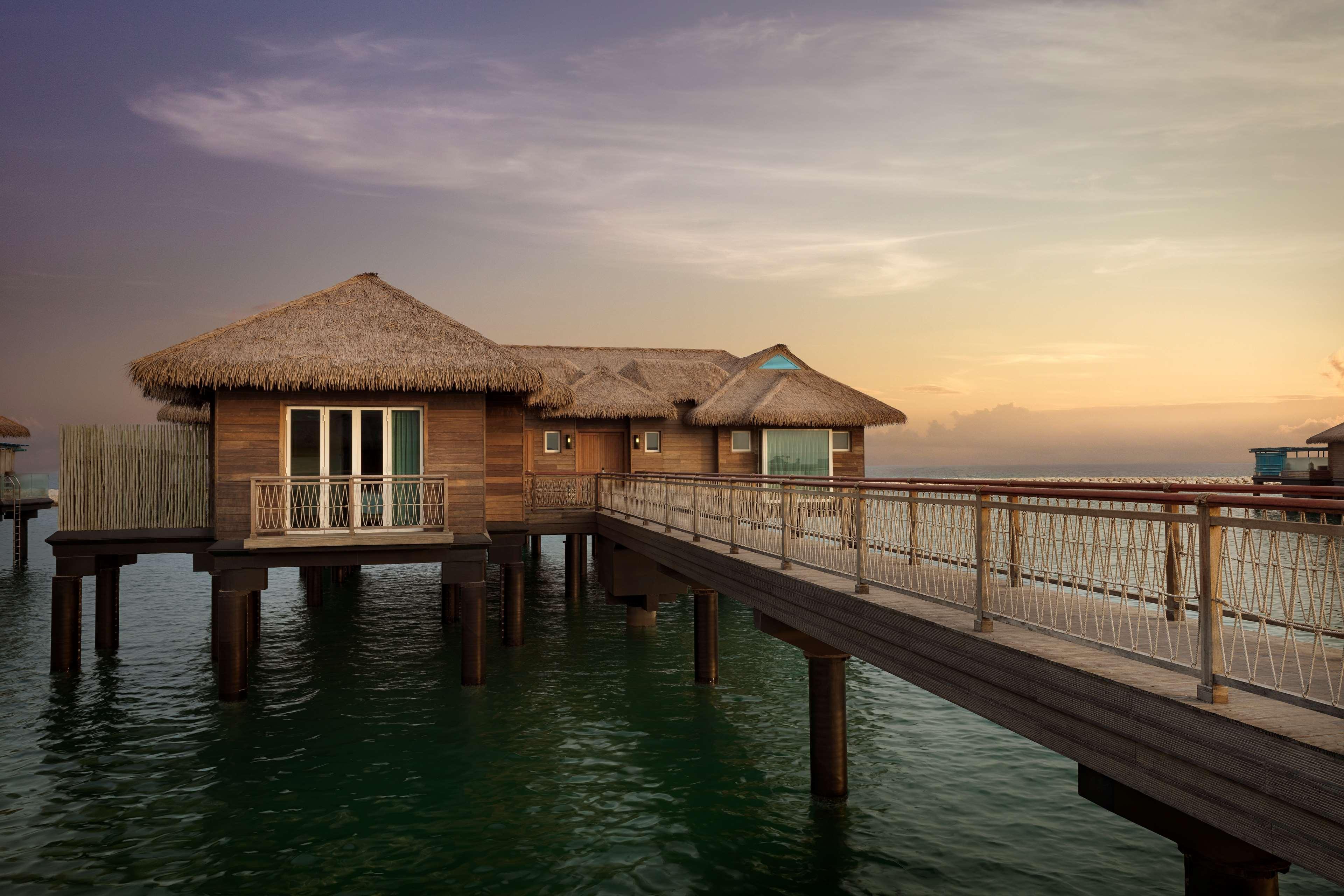 Banana Island Resort Doha By Anantara Esterno foto Water villas at the resort