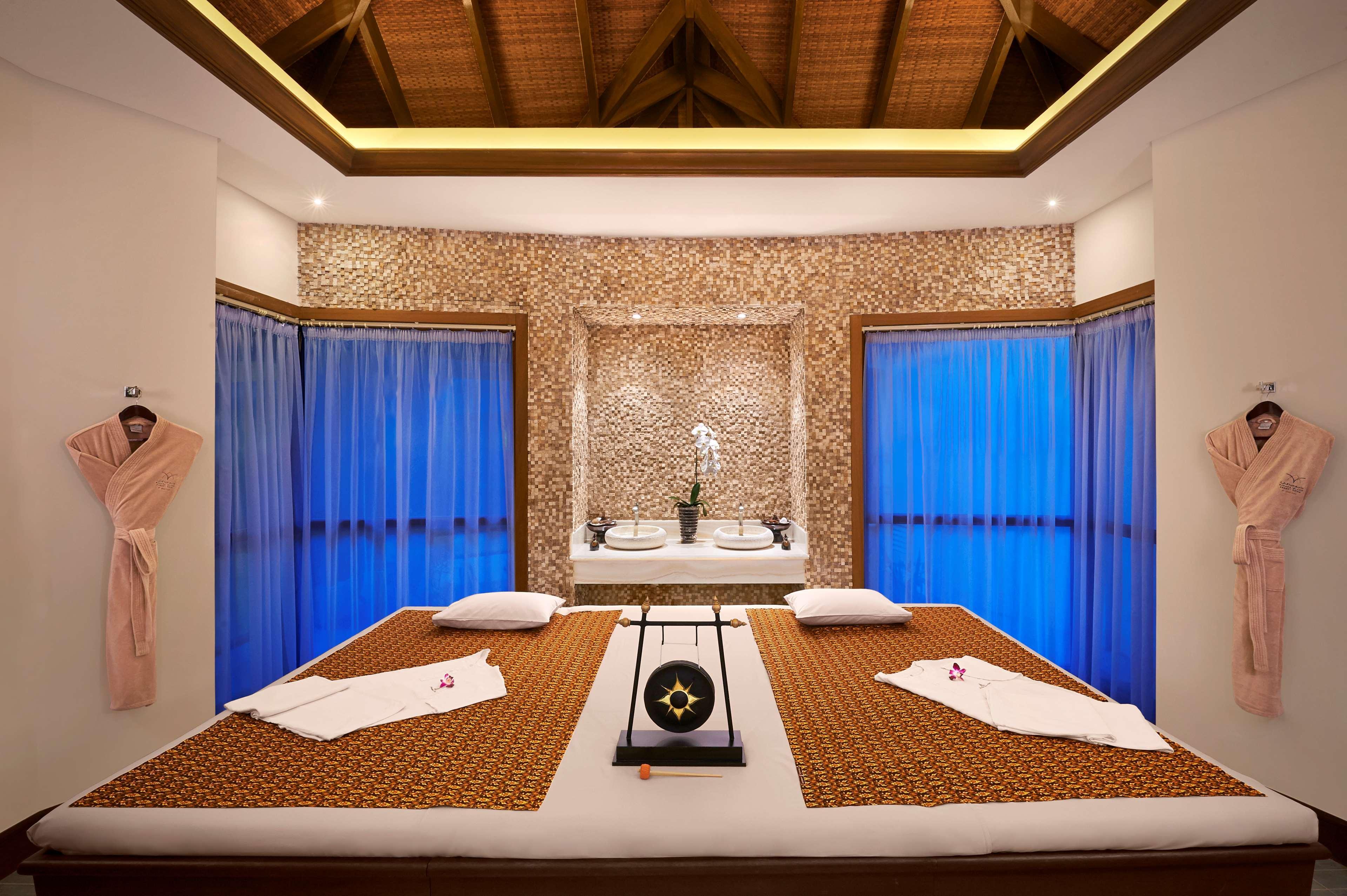 Banana Island Resort Doha By Anantara Esterno foto Thai massage room